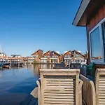 Houseboat Woude Uitgeest
