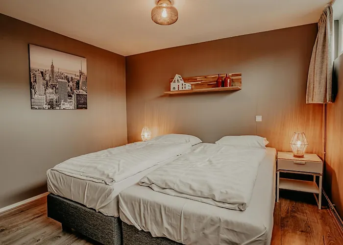 別荘 Houseboat Woude