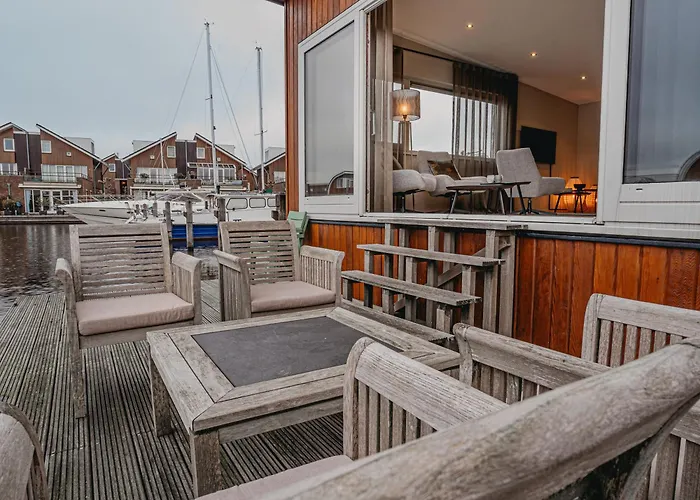 Houseboat Woude Casa de Férias